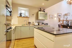 Photo 11- click for photo gallery